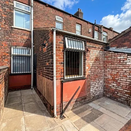 Cosy 3Br Family Home Near Coop Live And Etihad Stadium - Free Parking!-3